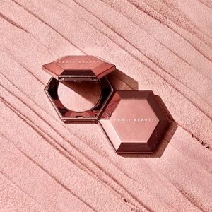 fenty beauty diamond bomb all over veil highlighter